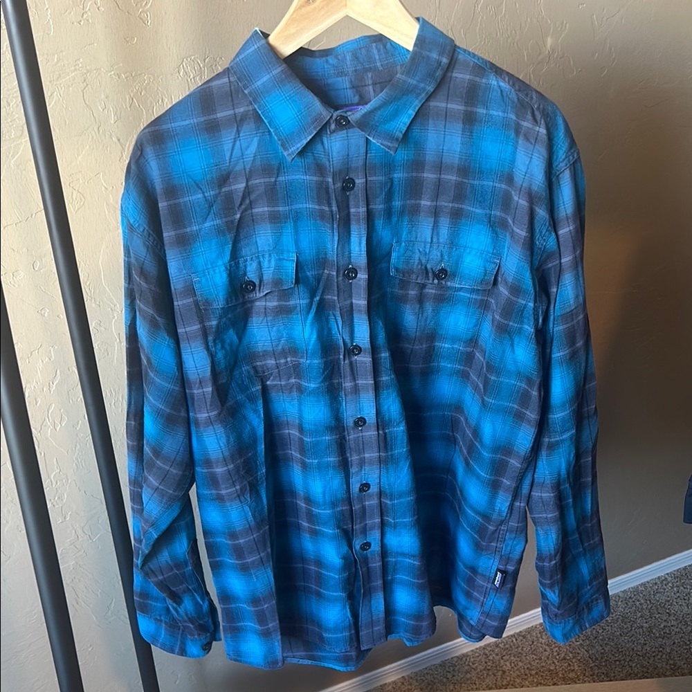 Like new Patagonia Blue Plaid Button-Up flannel Shirt